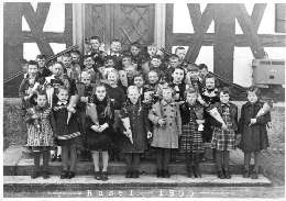 Fr vergrssertes Bild von den Erstklsslern 1955: Hier klicken